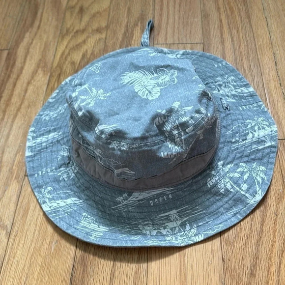 Dozer Hawaiian Print Boys Bucket Hat in Ryder Gray - Picture 2 of 5